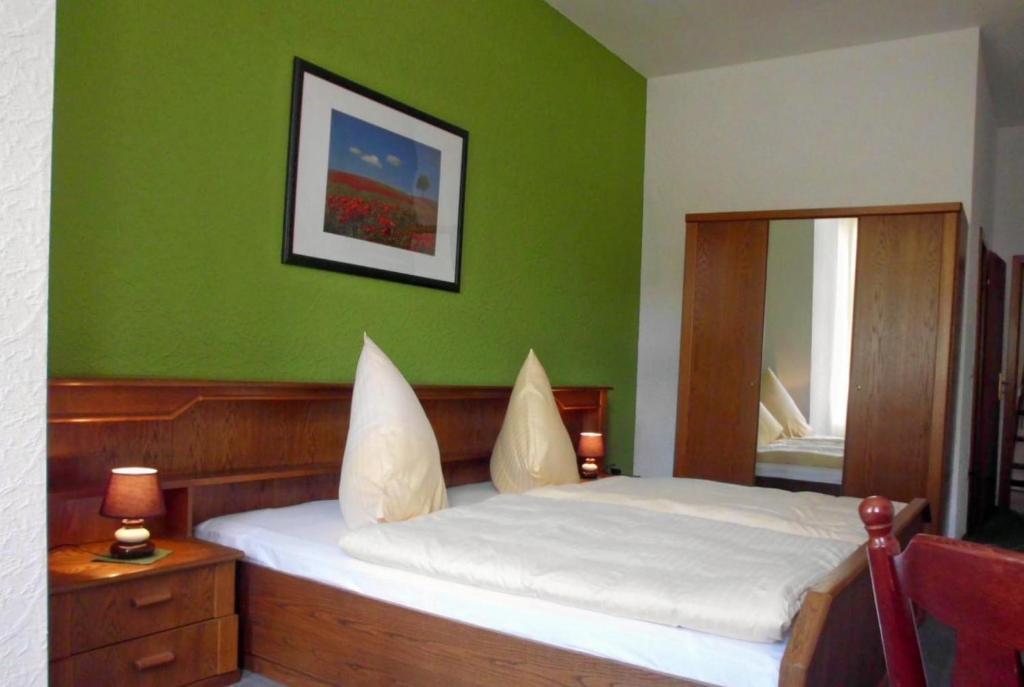 Hotel Garni Am Thueringer Klosstheater Friedrichroda Chambre photo